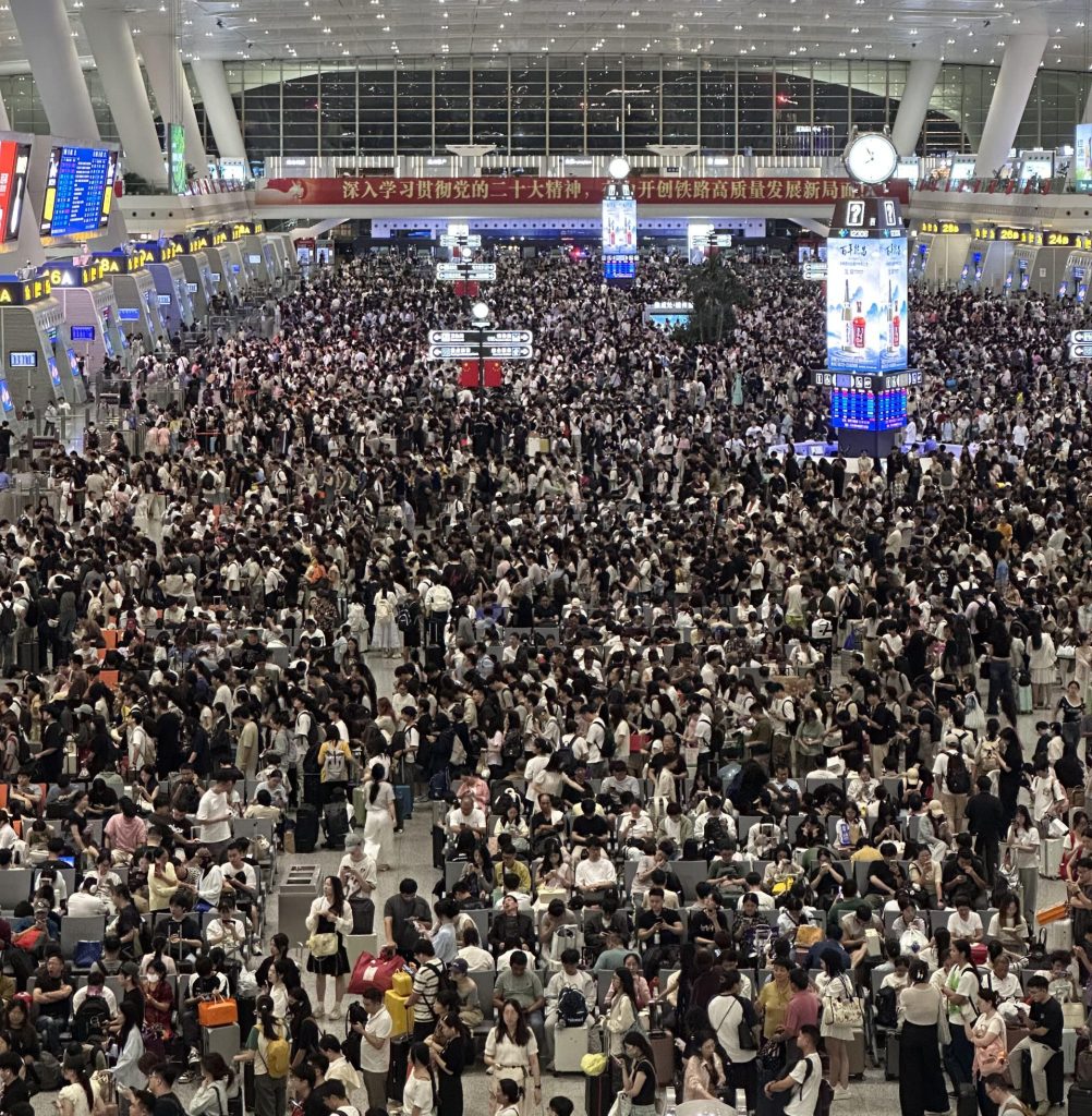 High-speed rail station before the Spring Festival