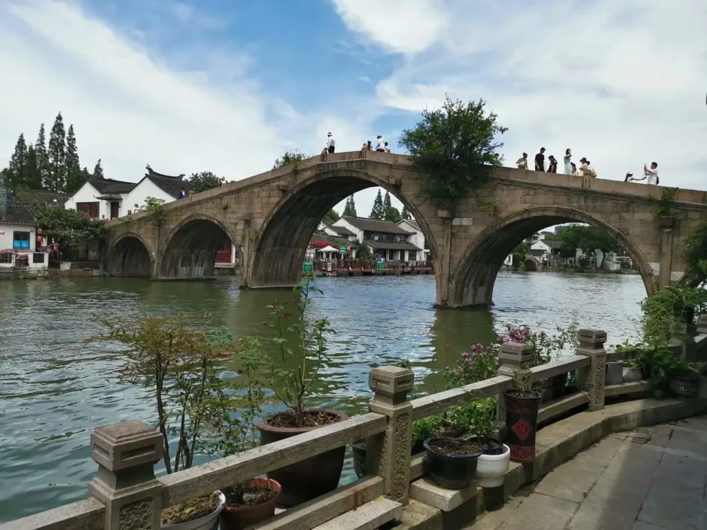 five-arch Fangsheng Bridge