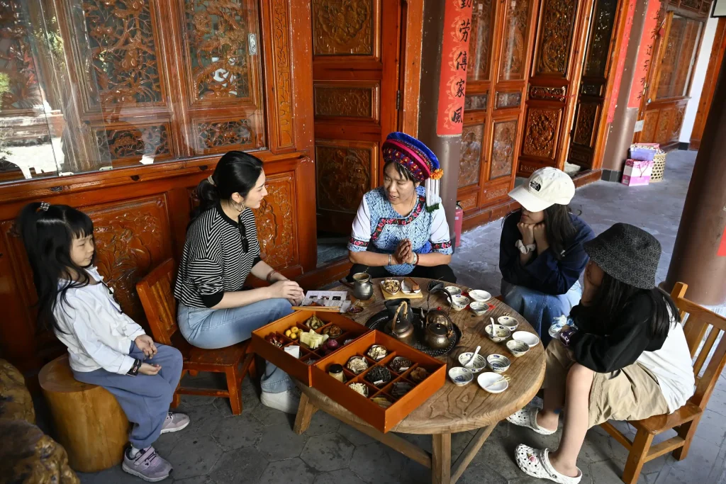 Enjoying tea with the Bai people